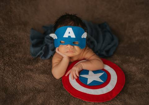 ensaio fotográfico newborn capitão américa'