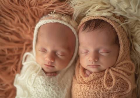 Newborn Gêmeas lindo'