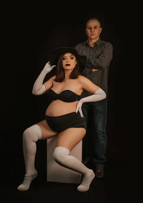 ensaio gestante em estúdio'