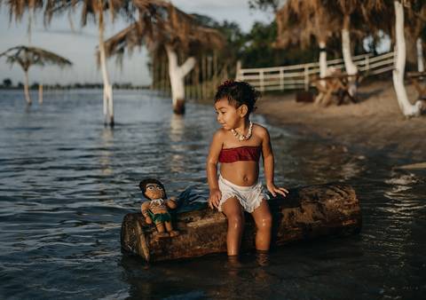 Reginara à espera de Maya: ensaio fotográfico emocionante.
Maternidade na Praia do Cassino: beleza eternizada.
Conexão mãe e bebê: ensaio gestante marcante.
Ensaios de gravidez na natureza: histórias eternas.
Fotografia de gestante em cenário paradisíaco.'