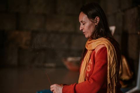 Michele com incenso'