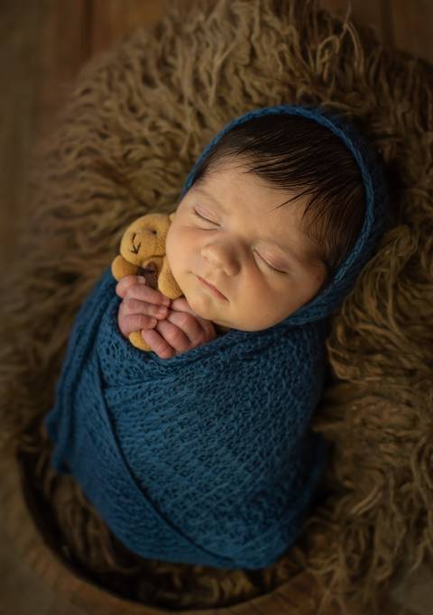 Pose Newborn wrap com bichinho'