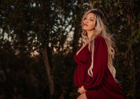 fotos de gestante no caminho de pedras em bento gonçalves'