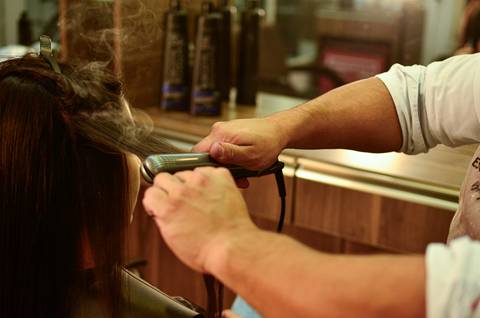 Arte em cabelos
Profissional confiável
Tendências da moda
Estilo de vida saudável
Cabelos vibrantes
Textura capilar
Transformação pessoal'