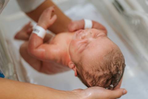 cuidados no primeiro banho do bebê'
