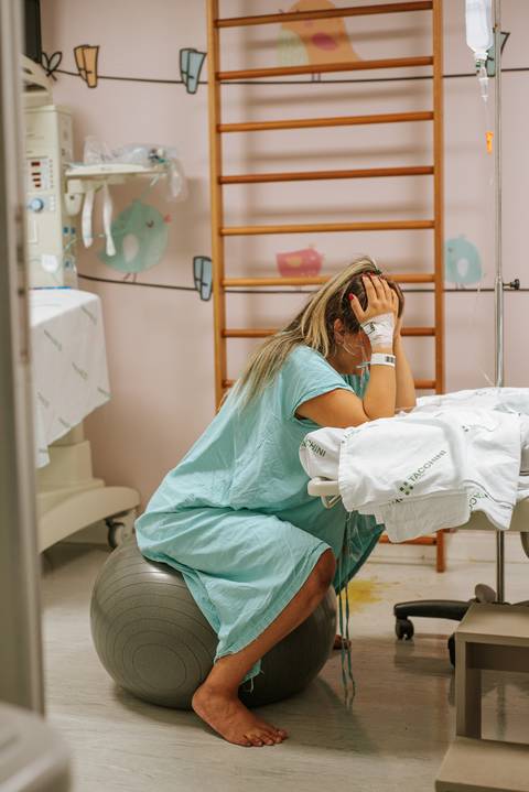 exercícios na bola de pilates durante o pré parto'