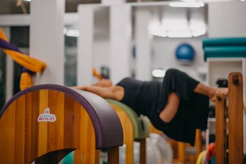 logo da academia em diagonal'