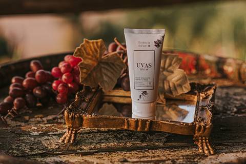 creme para mãos feito de uvas tintas - fotografia por aline fontes fotografia e marketing'