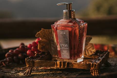 loção hidratante uvas tintas selecionadas, fotografia por aline fontes fotografia e marketing'
