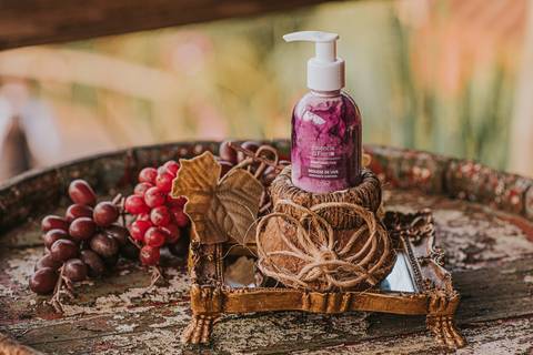 mousse hidratante de uva fotografia por aline fontes fotografia e marketing'