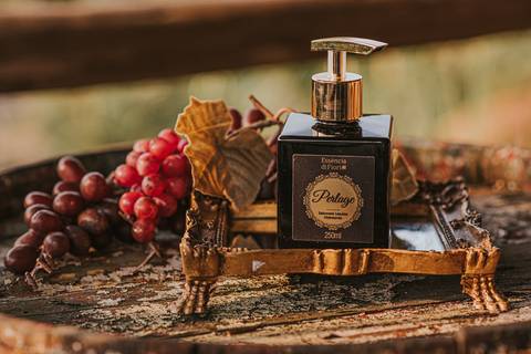 hidratante feito do óleo essencial de uva fotografia por aline fontes fotografia e marketing'