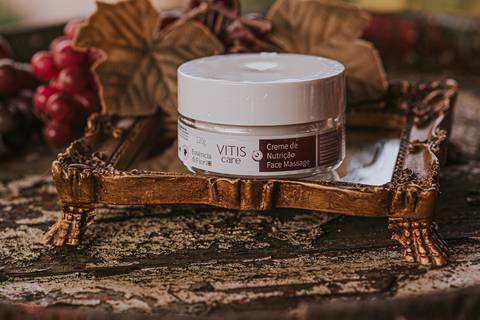 creme facial vitis - fotografia por aline fontes fotografia e marketing bento gonçalves, rio grande do sul - fotografia de produto'