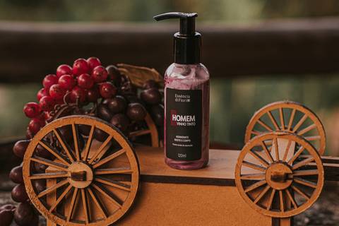 creme hidratante masculino vinho tinto - fotografia por aline fontes fotografia e marketing bento gonçalves, rio grande do sul - fotografia de produto'