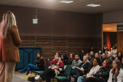 Slide sobre principais tendências em fotografia newborn.
'