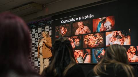 Slide sobre técnicas para captar a expressão natural do recém-nascido.
'