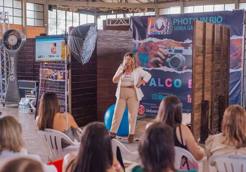 Público atento ao aprendizado sobre fotografia Old Newborn com Aline Fontes.'