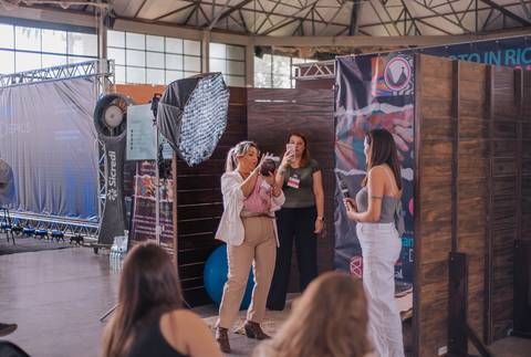 Momento de tranquilidade capturado em bebê de 60 dias.'