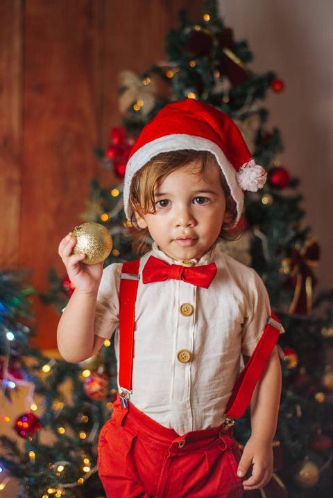 Inspiração de newborn Natal com elementos neutros e elegantes.'