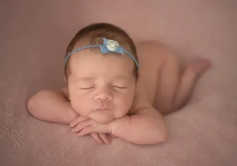 ensaio fotográfico fotos de bebê recém nascido feminino

'