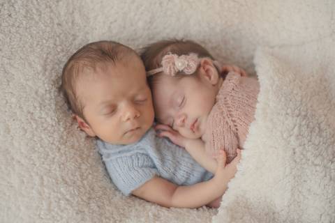 Newborn Gêmeos - teu colo é o meu abrigo'