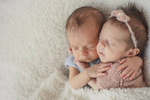 Newborn Gêmeos'