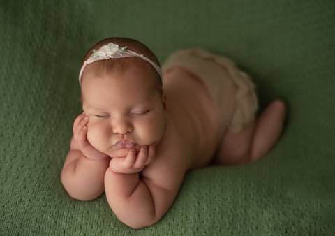 é possível fazer newborn com bebês grandes'