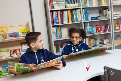 oto de publicidade de escola'