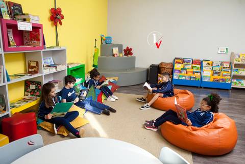 oto de publicidade de escola'