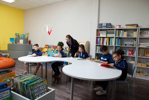 oto de publicidade de escola'