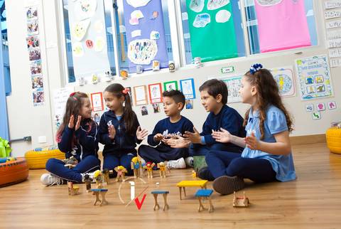 oto de publicidade de escola'