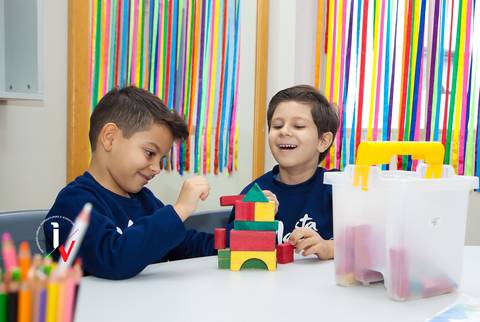 oto de publicidade de escola'