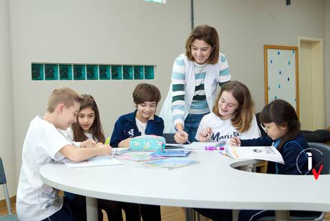oto de publicidade de escola'