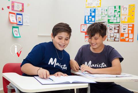 oto de publicidade de escola'