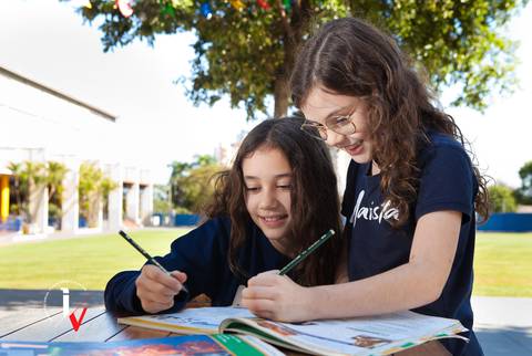 oto de publicidade de escola'