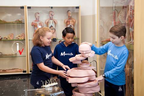 oto de publicidade de escola'