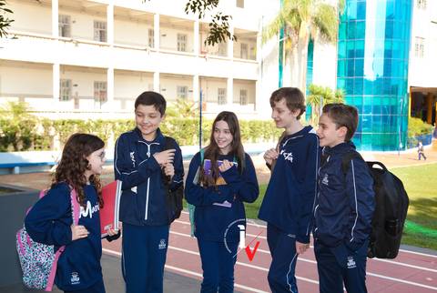 oto de publicidade de escola'