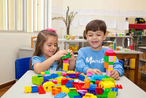 oto de publicidade de escola'