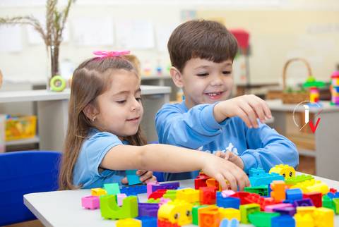 oto de publicidade de escola'
