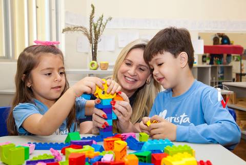 oto de publicidade de escola'