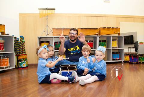 oto de publicidade de escola'