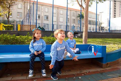oto de publicidade de escola'