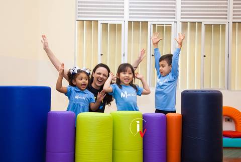 oto de publicidade de escola'