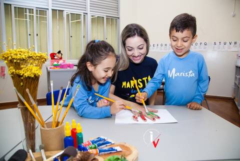 oto de publicidade de escola'