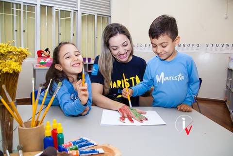 oto de publicidade de escola'