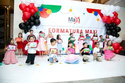 formatura da educação infantil do Colégio Maxi'