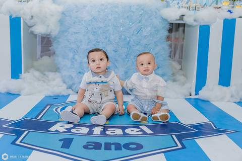 1 ano-rafael-o tempo voa-festa infantil-festa de balões-festa de menino-fotografa infantil-fotografia infantil-fotografia 1 ano-foto 1 ano-decoração de festa'