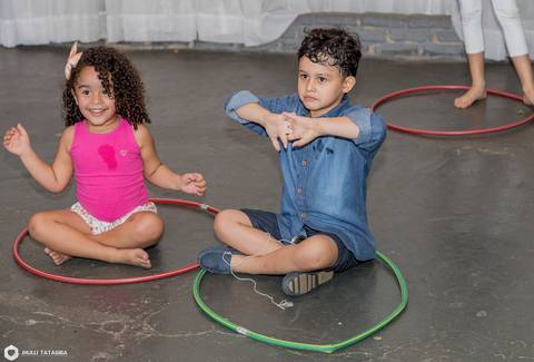 1 ano-rafael-o tempo voa-festa infantil-festa de balões-festa de menino-fotografa infantil-fotografia infantil-fotografia 1 ano-foto 1 ano-decoração de festa'