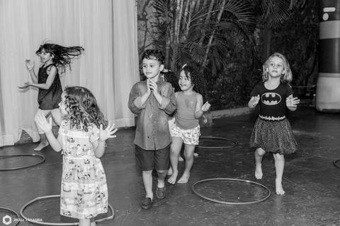 1 ano-rafael-o tempo voa-festa infantil-festa de balões-festa de menino-fotografa infantil-fotografia infantil-fotografia 1 ano-foto 1 ano-decoração de festa'