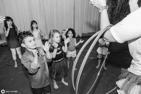 1 ano-rafael-o tempo voa-festa infantil-festa de balões-festa de menino-fotografa infantil-fotografia infantil-fotografia 1 ano-foto 1 ano-decoração de festa'