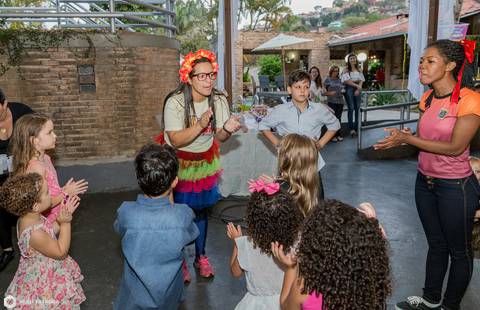 1 ano-rafael-o tempo voa-festa infantil-festa de balões-festa de menino-fotografa infantil-fotografia infantil-fotografia 1 ano-foto 1 ano-decoração de festa'